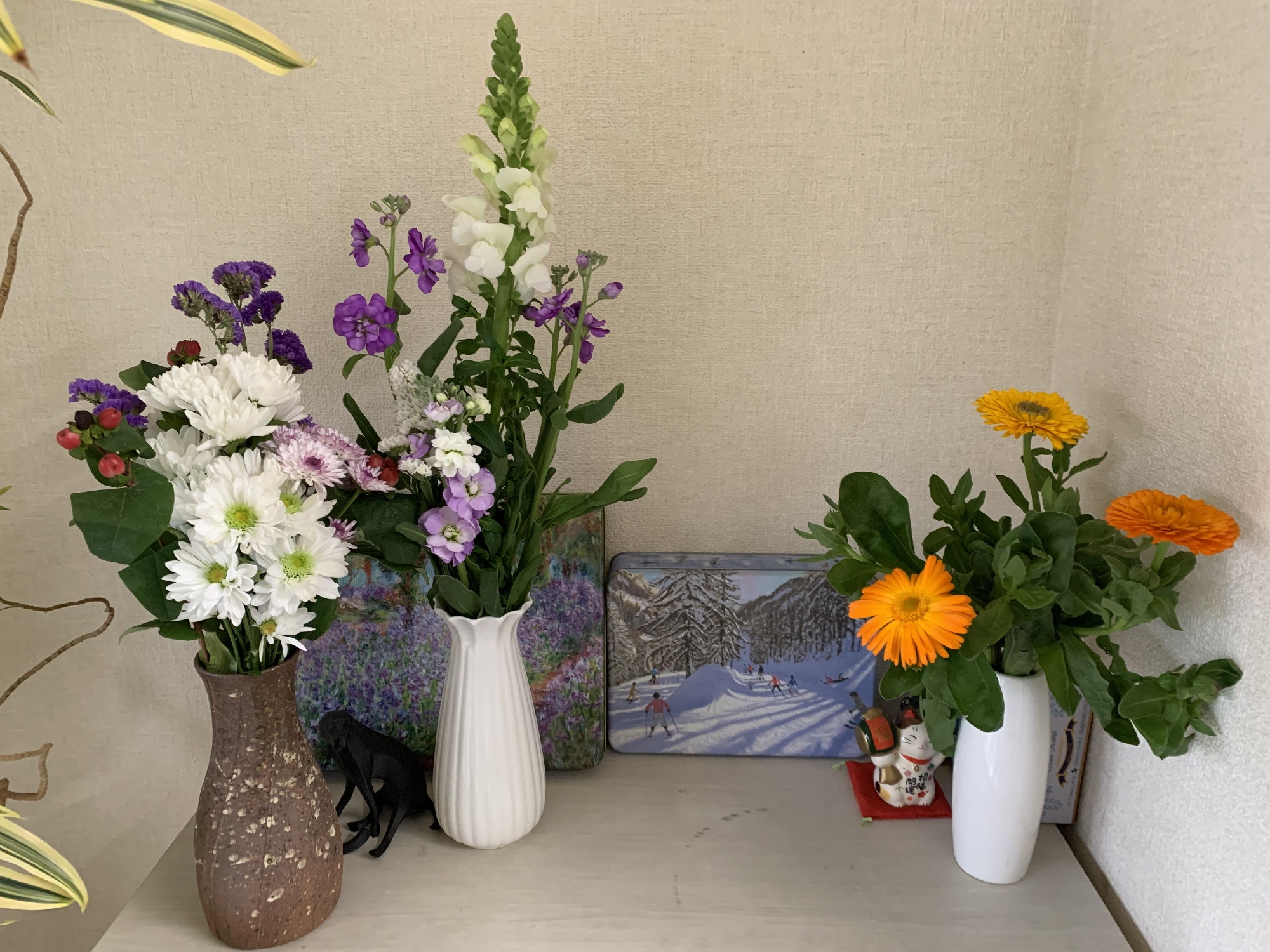 カリン・ブルーメ　貴婦人のワルツ　モネ缶